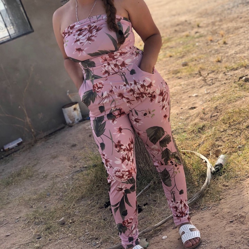 Jumpsuit - Picture 3 of 7